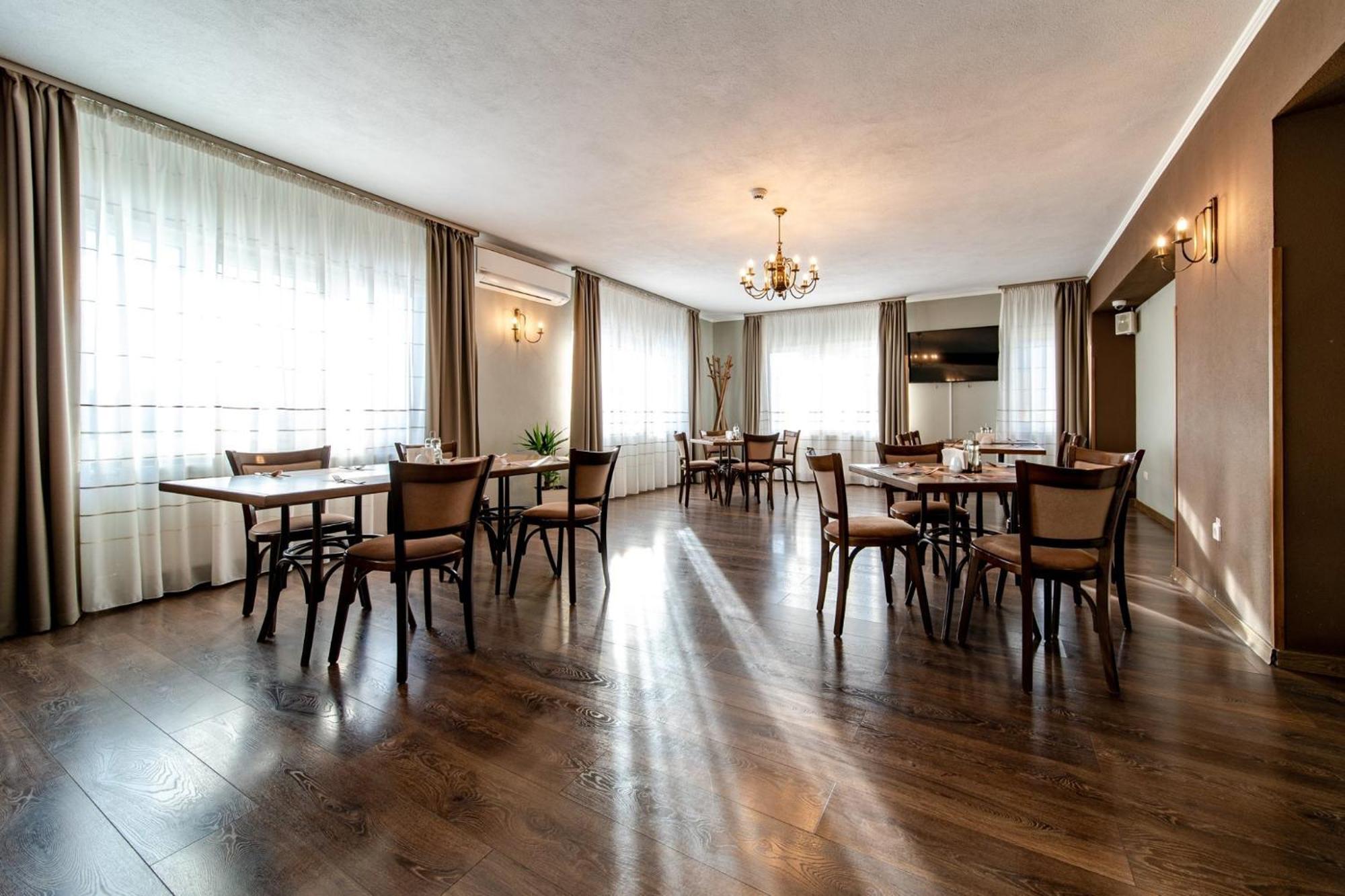 Areo Hotel & Restaurant Bradesti Luaran gambar